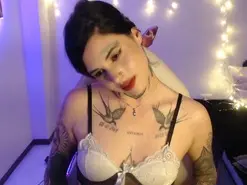 Amateur Sex Cam of Maddy_Vicius19