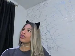 Amateur Private Sex Chat of Naomy_Rousee