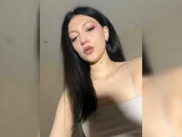 Bongacams Free Porn Cam of LuckyStar