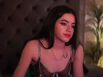 Bongacams Free Porn Cam of CallieDoll