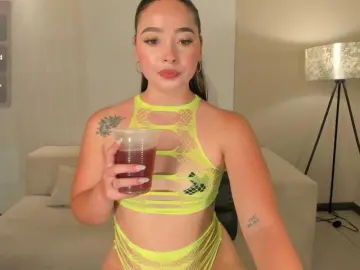 Bongacams Nude Webcam of AlinaKravitz