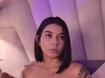 Bongacams Nude Webcam of Alyssa-Ray