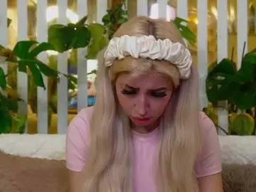 Bongacams Free Porn Cam of MiaLiaHot