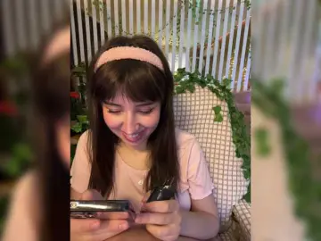 Bongacams Sex Cam of MiaLiaHot