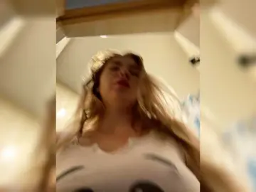 Bongacams Free Live Porn of MiaDiva