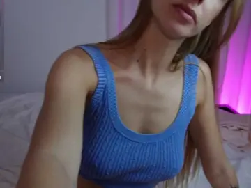 Bongacams Watch Live Sex Cams of HelloKikky