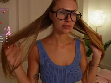 Bongacams Live Sex Cam of HelloKikky