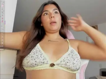 Bongacams Free Live Porn of Alicethunder