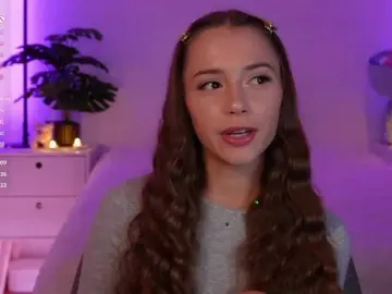 Bongacams Watch Live Sex Cams of MaybeBabeTV