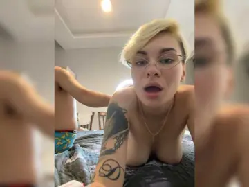 Bongacams Live Porn of KiraSaint