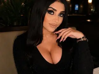 NicolleLexxy