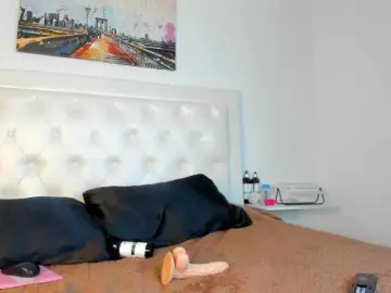 Bongacams Sex Cam of rouse-sexy-hotxx77