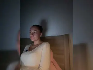 Bongacams Nude Webcam of QWEENII