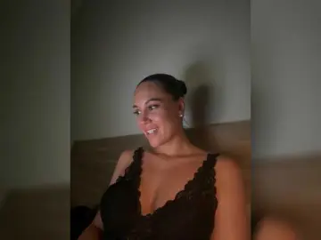 Bongacams Live Sex of QWEENII