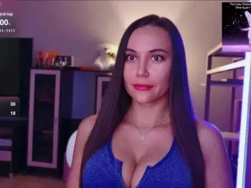 Bongacams Free Porn Cam of QWEENII