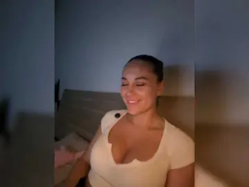 Bongacams Live Sex Cam of QWEENII