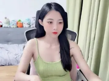 Bongacams Nude Webcam of ShynBarbie99