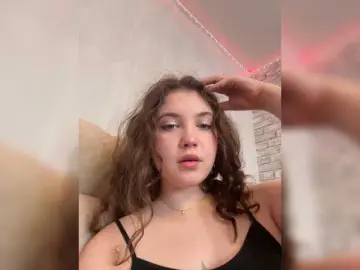 Bongacams Free Live Porn of CuteCurly18