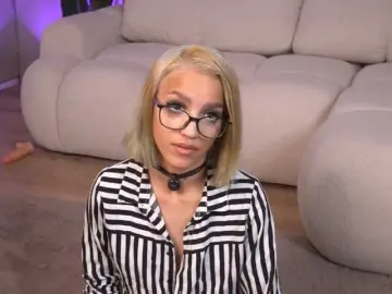 Bongacams Nude Webcam of LeoraSenn