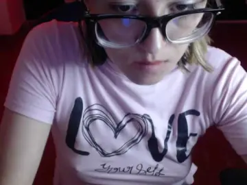 Bongacams Live Sex Cam of cristal-hills-19