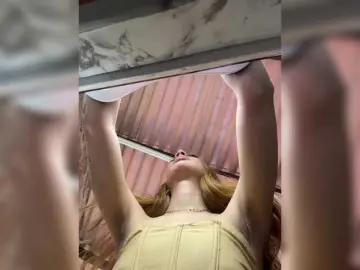 Bongacams Live Sex Cam of kyliieJaakson