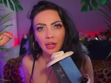 Bongacams Watch Live Sex Cams of LADYCharmer