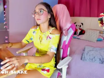 Bongacams Watch Live Sex Cams of Alizzon-blake