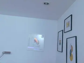 Bongacams Free Porn Cam of cutepetitee