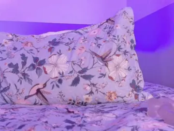 Bongacams Watch Live Sex Cams of cutepetitee