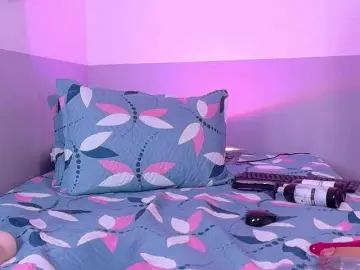 Bongacams Nude Webcam of cutepetitee