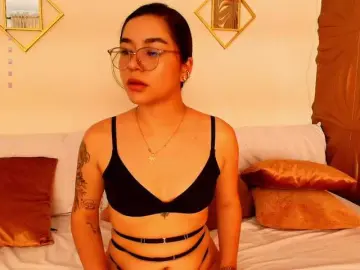 Bongacams Watch Live Sex Cams of leilafisher