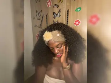Bongacams Adult Webcam of CharmingAura2
