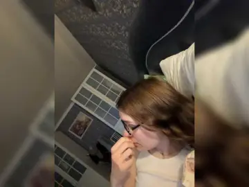 Bongacams Sex Cam of shyyyygirls