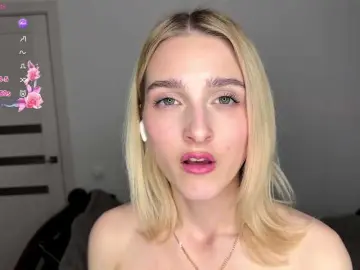 Bongacams Watch Live Sex Cams of SweetiLun1