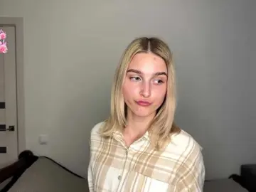 Bongacams Sex Chat of SweetiLun1