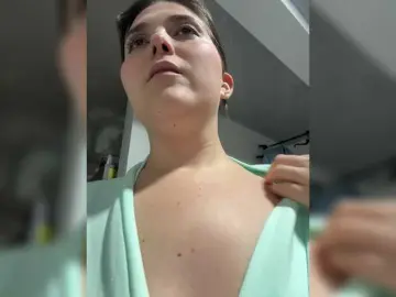 Bongacams Free Porn Cam of karlacortes1