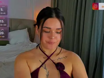 Bongacams Watch Live Sex Cams of EvaRaider