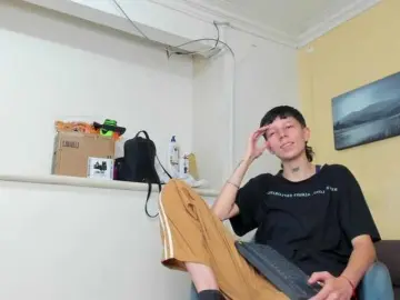 Bongacams Watch Live Sex Cams of LiamBrown09
