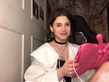 Bongacams Free Porn Cam of TenishaSchanz