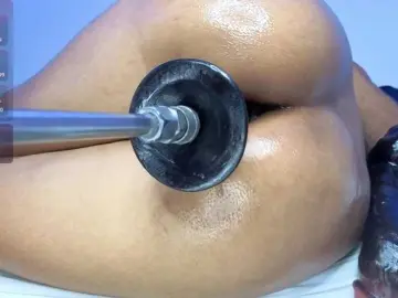 Bongacams Sex Cam of Kloe-Lopez