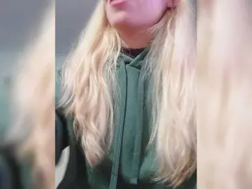 Bongacams Private Sex Chat of LittleSammy