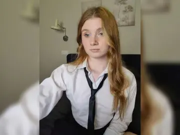 Bongacams Watch Live Sex Cams of SweetPoison