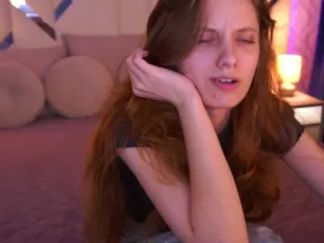 Bongacams Watch Live Sex Cams of CuteeFoxy