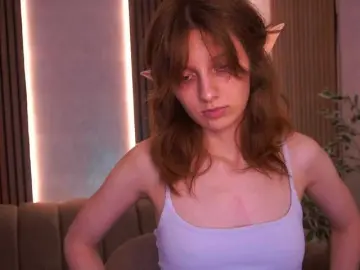 Bongacams Watch Live Sex Cams of CuteeFoxy