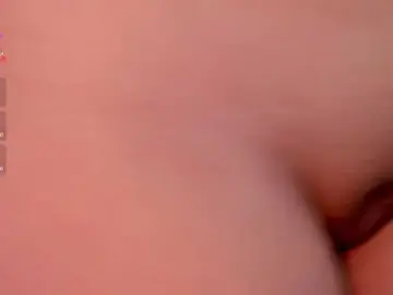 Bongacams Sex Cam of MadelineFox