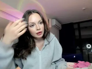 Bongacams Live Sex Cam of sweettitsbby