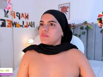Bongacams Free Porn Cam of mhia-paris
