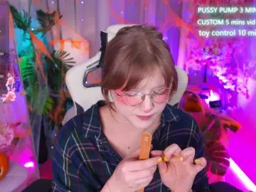 Bongacams Live Sex Cam of CrazyWine