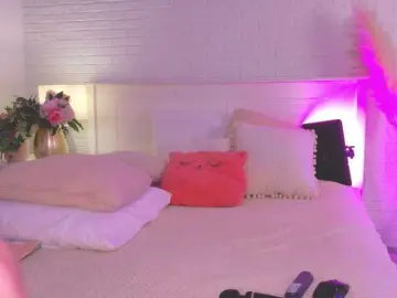 Bongacams Live Sex of CrazyWine