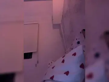 Bongacams Free Porn Cam of SallyeLeins